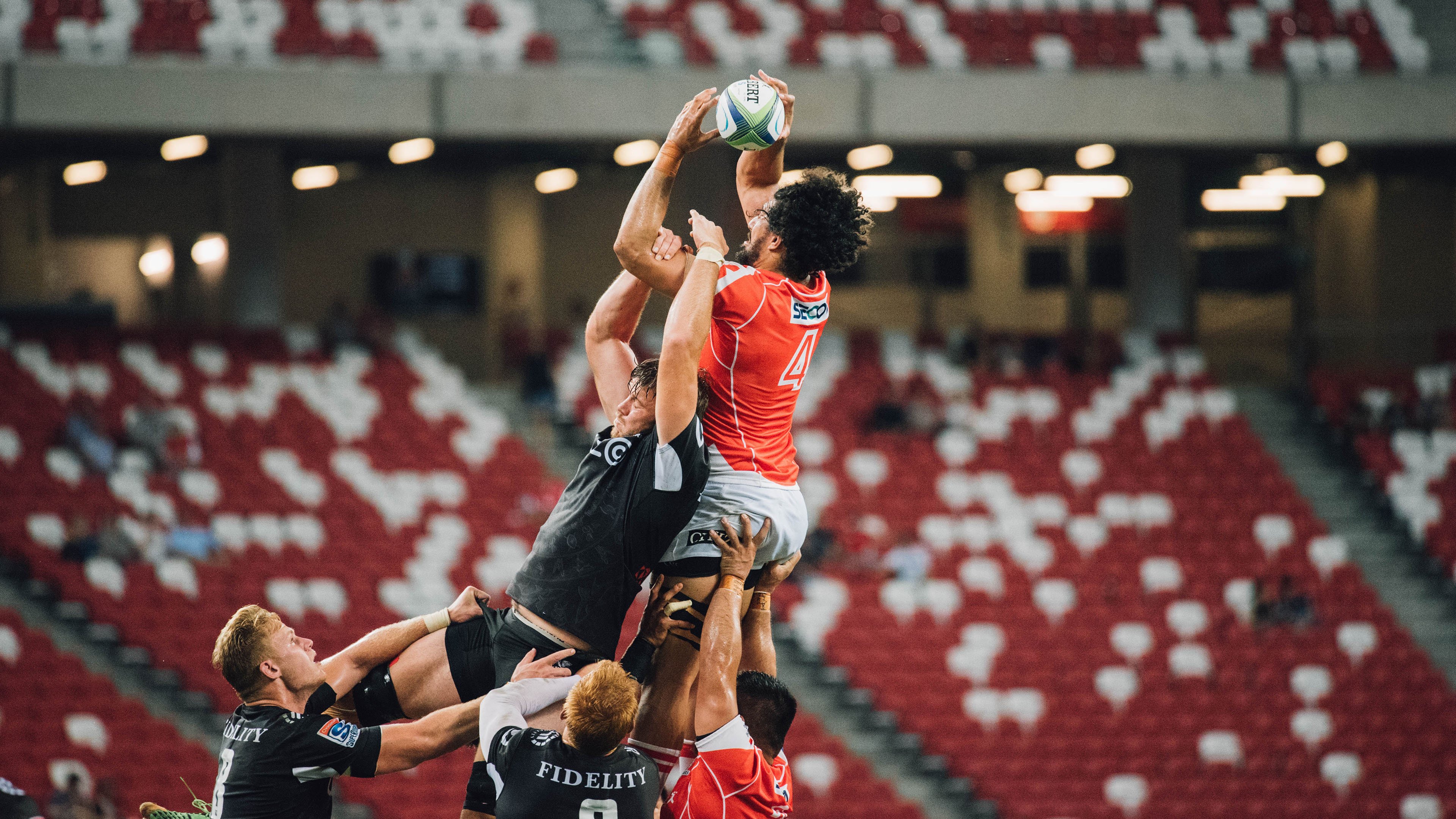 “马科斯·莫奇的全能防守与高效协作，推动美洲狮队持续向前”